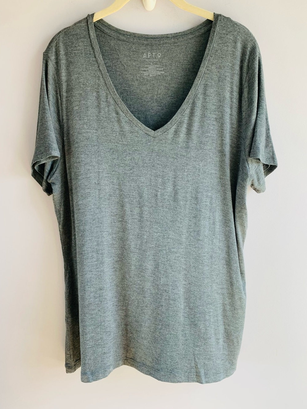 V Neck Knit Top T Shirt Apt.9 Steel Grey Soft Stretch Business Casual EUC Large